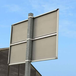 Panneau publicitaire / bord de route