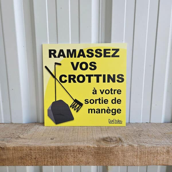 Panneau "Ramassez vos crottins à votre sortie de manège" - jaune