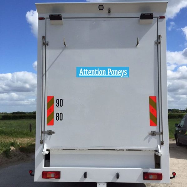 stickers autocollant attention poneys boxprotec