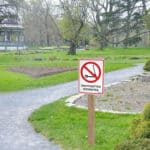 Panneau "Trottinettes interdites"