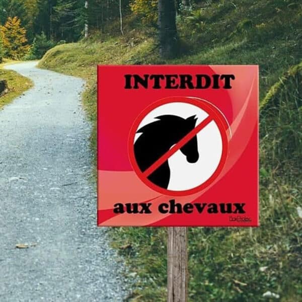 Panneau "Interdit aux chevaux"