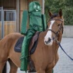 Mannequin de débourrage Gilbert pour cheval en location - BoxProtec