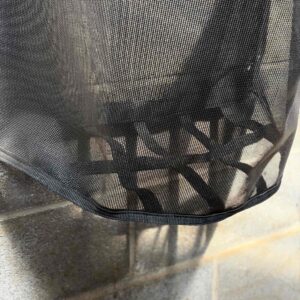 Grille anti-gaspillage sous filet à foin slow feeder pour chevaux
